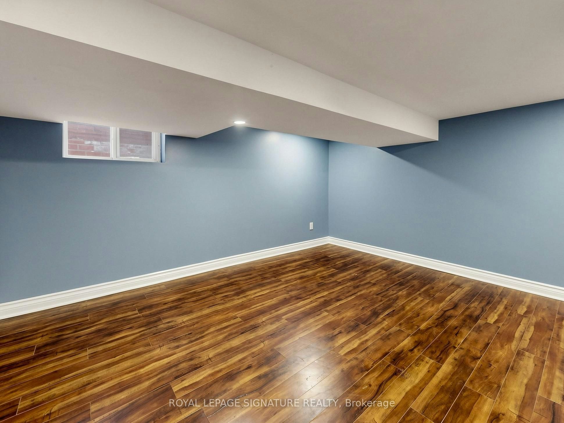8 Harris Avenue, Toronto, ON, M4C 1P4 - 37