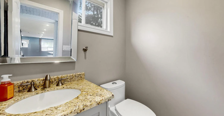 8 Harris Avenue, Toronto, ON, M4C 1P4 - 20