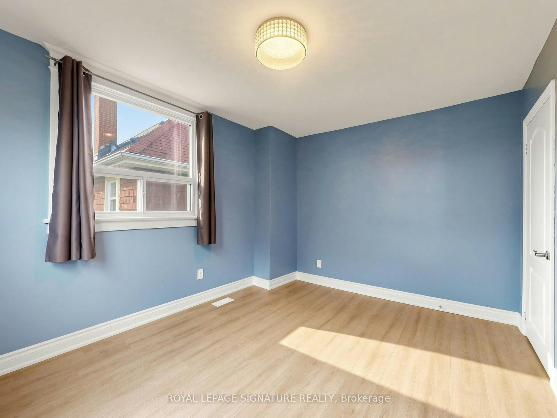 8 Harris Avenue, Toronto, ON, M4C 1P4 - 31