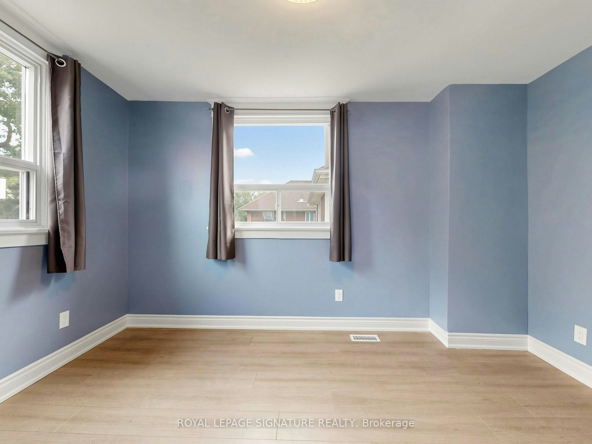 8 Harris Avenue, Toronto, ON, M4C 1P4 - 30