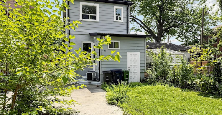 8 Harris Avenue, Toronto, ON, M4C 1P4 - 46