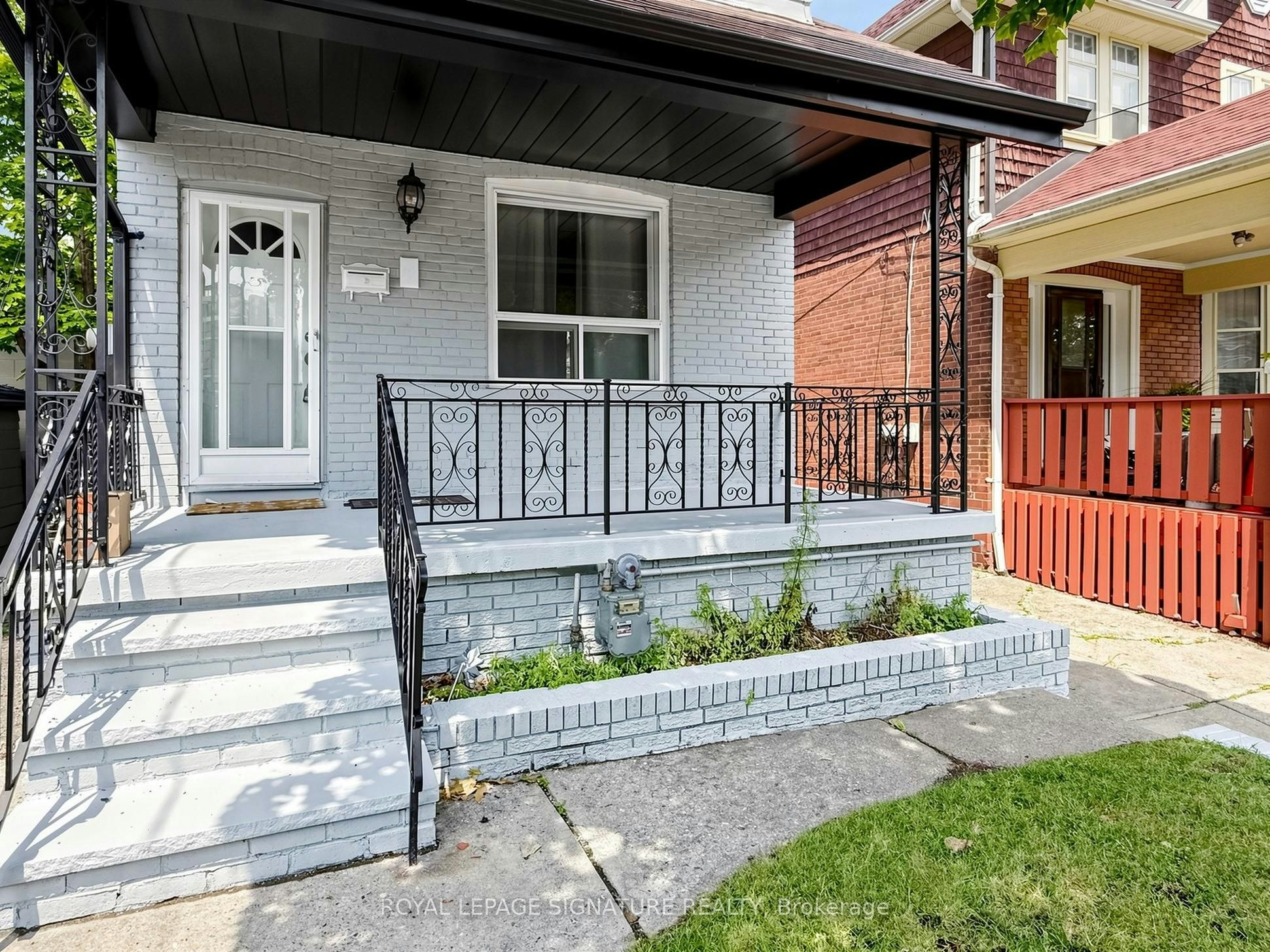 8 Harris Avenue, Toronto, ON, M4C 1P4 - 3