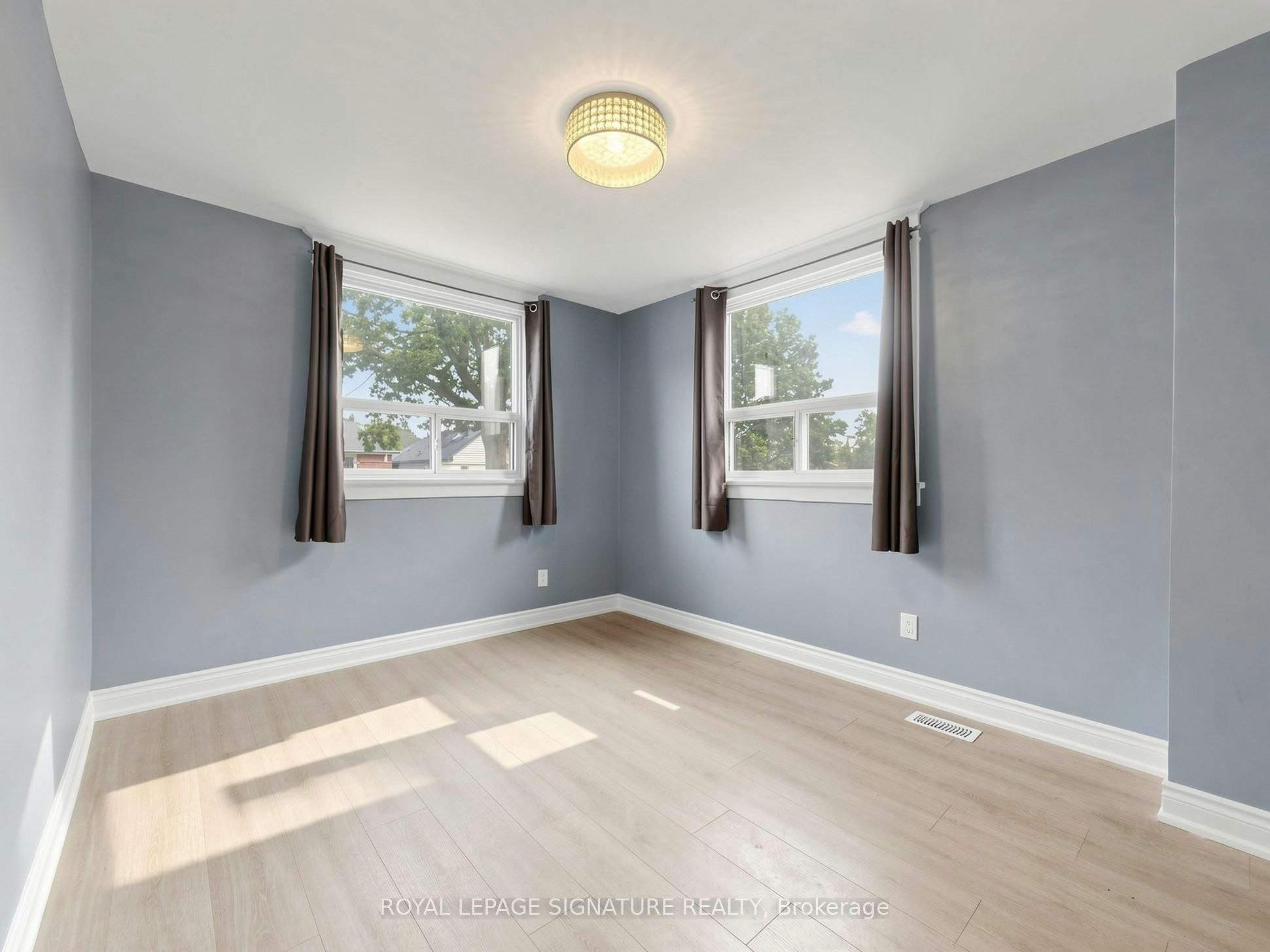8 Harris Avenue, Toronto, ON, M4C 1P4 - 28