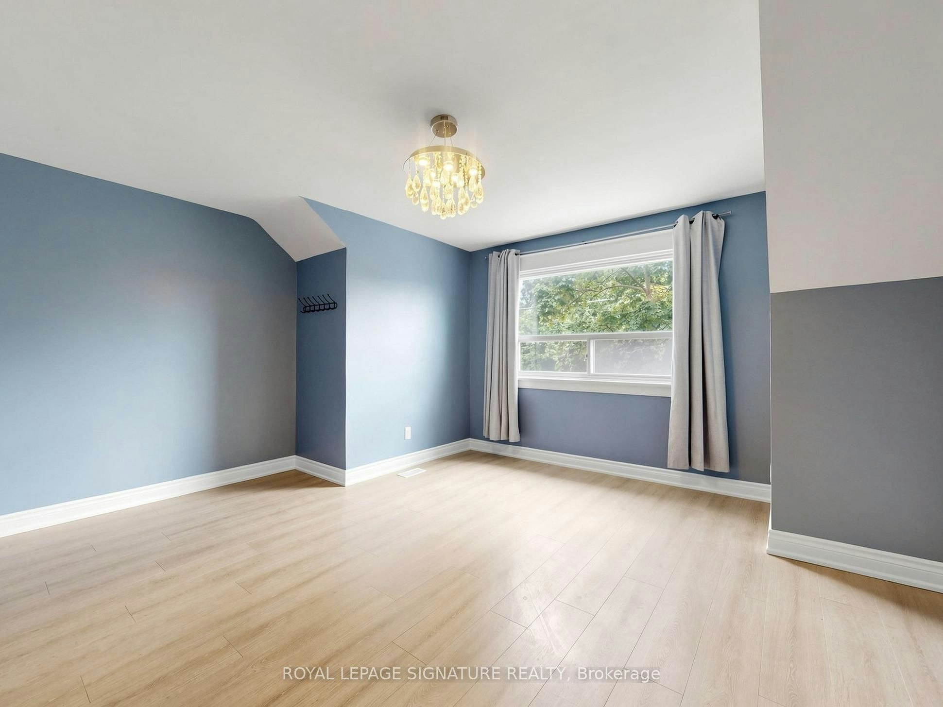 8 Harris Avenue, Toronto, ON, M4C 1P4 - 24