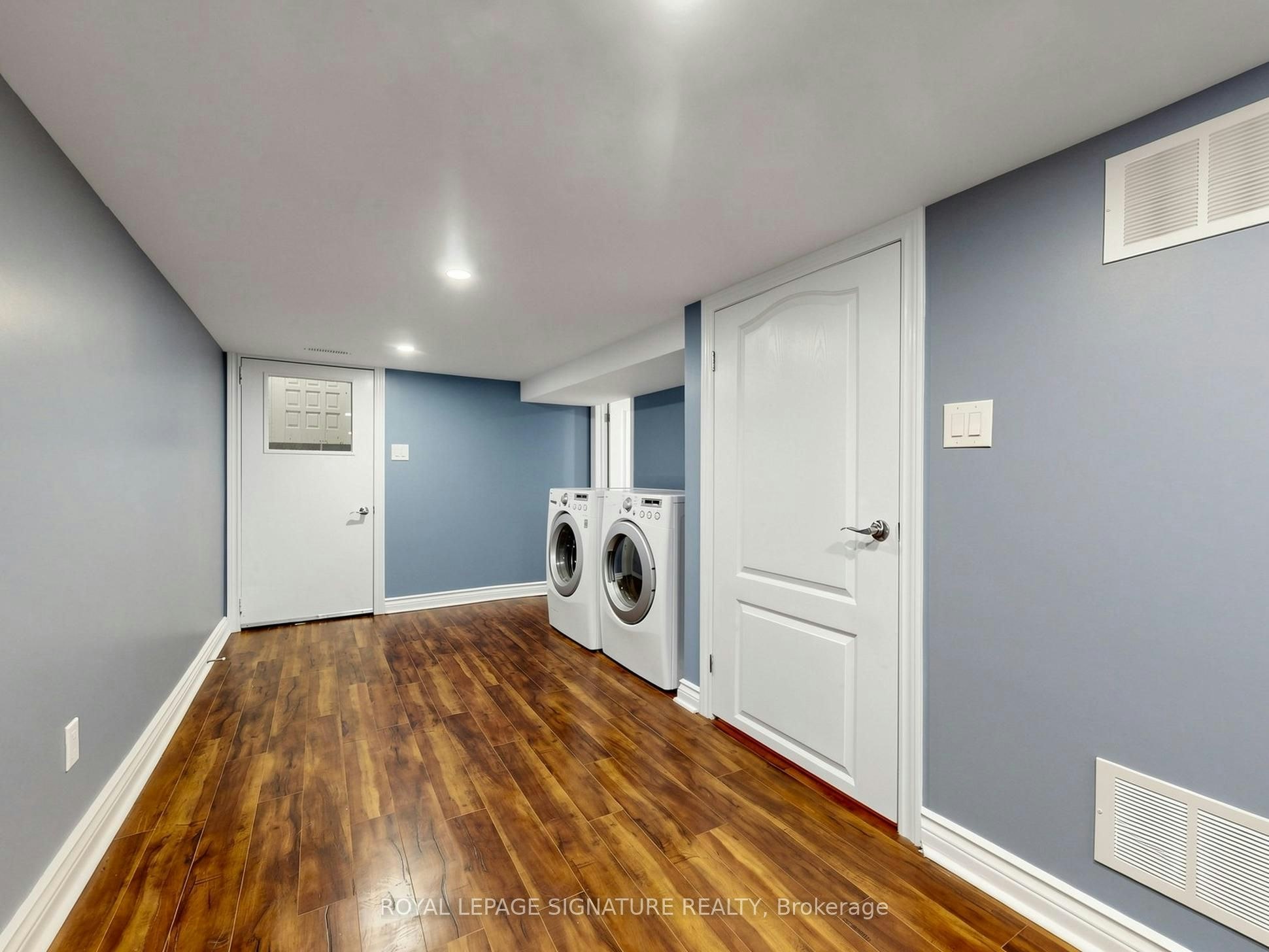 8 Harris Avenue, Toronto, ON, M4C 1P4 - 39