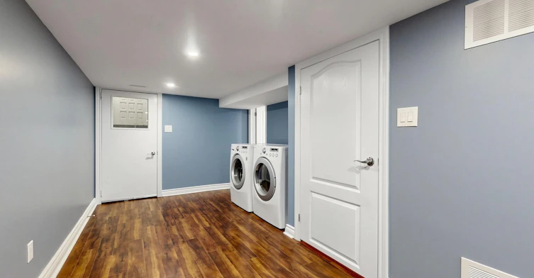 8 Harris Avenue, Toronto, ON, M4C 1P4 - 39