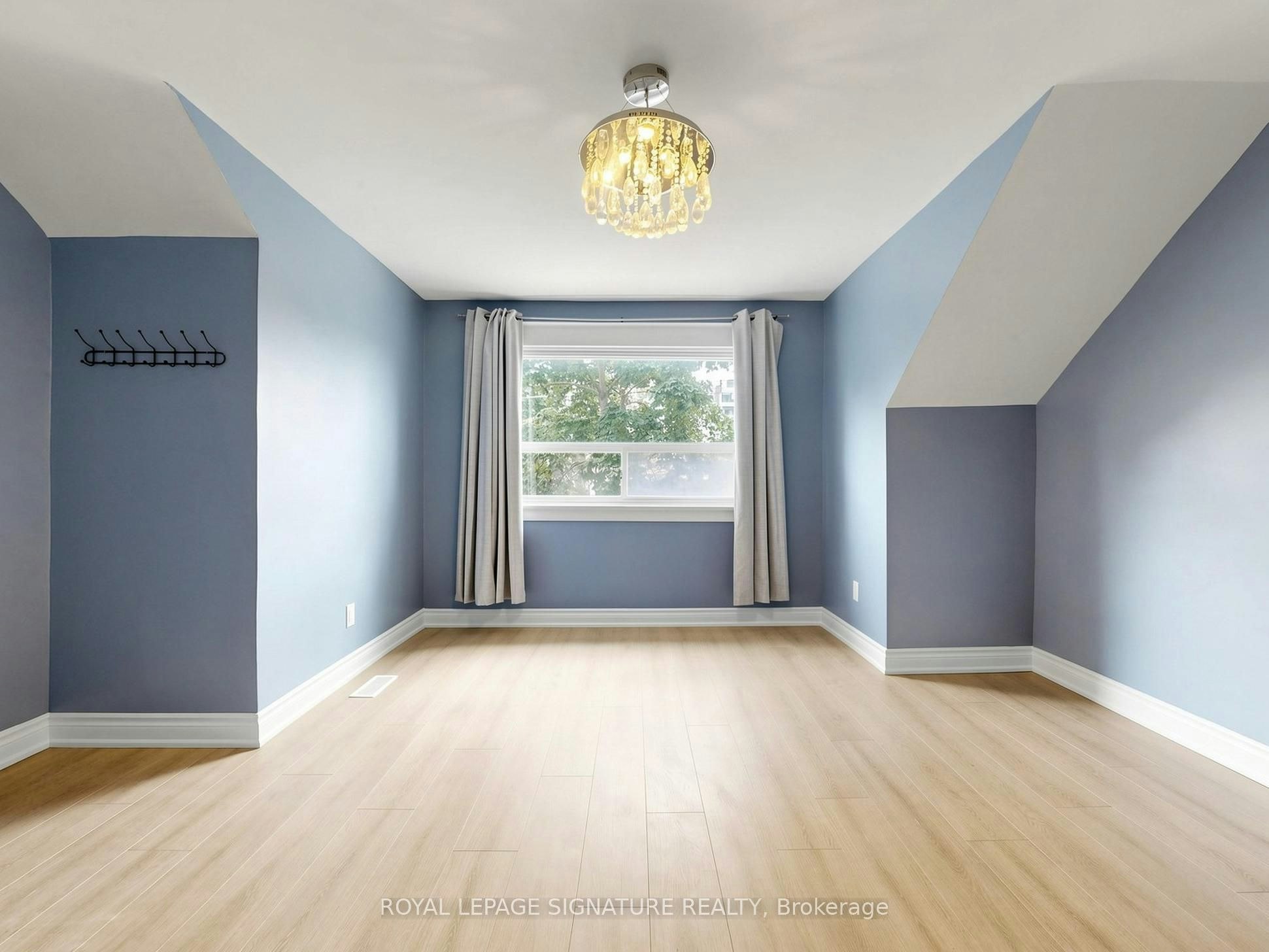 8 Harris Avenue, Toronto, ON, M4C 1P4 - 25