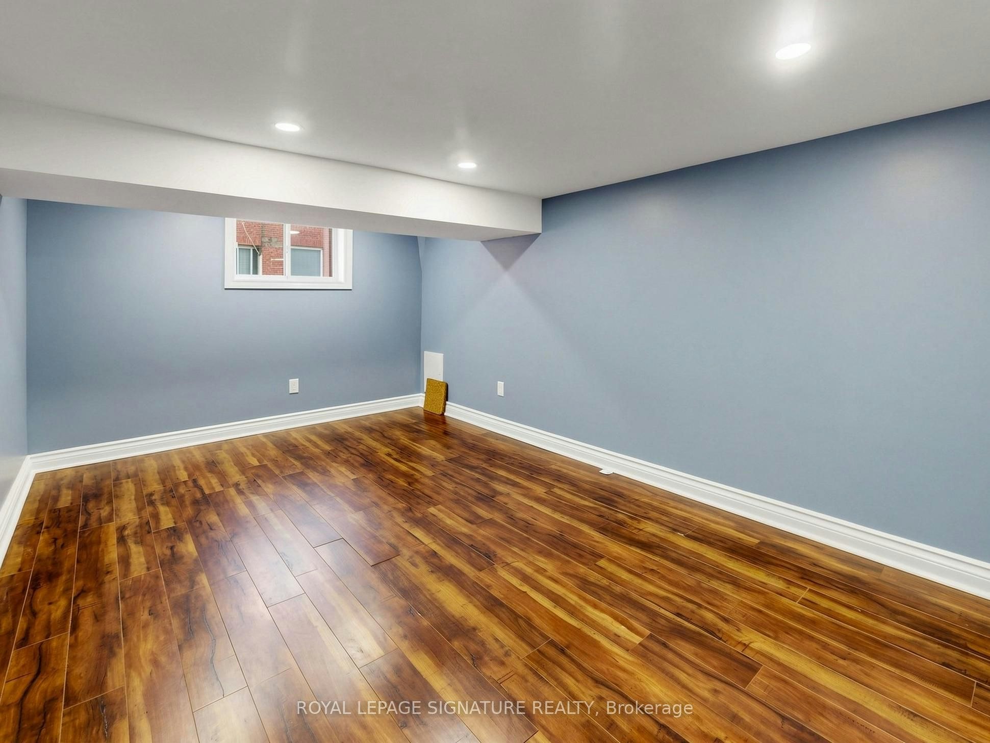 8 Harris Avenue, Toronto, ON, M4C 1P4 - 41