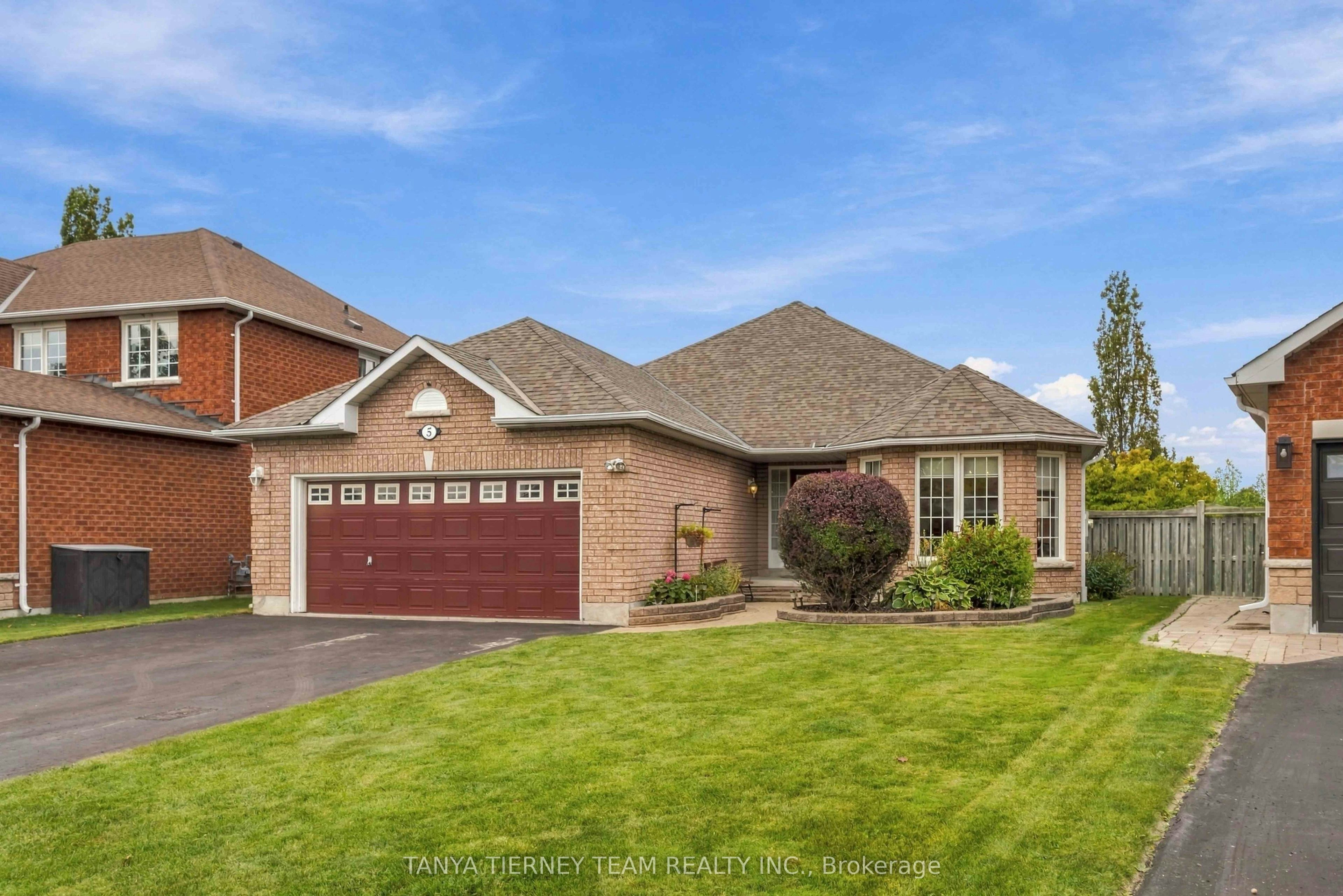 5 Padfield Drive, Clarington, ON, L1C 5E4