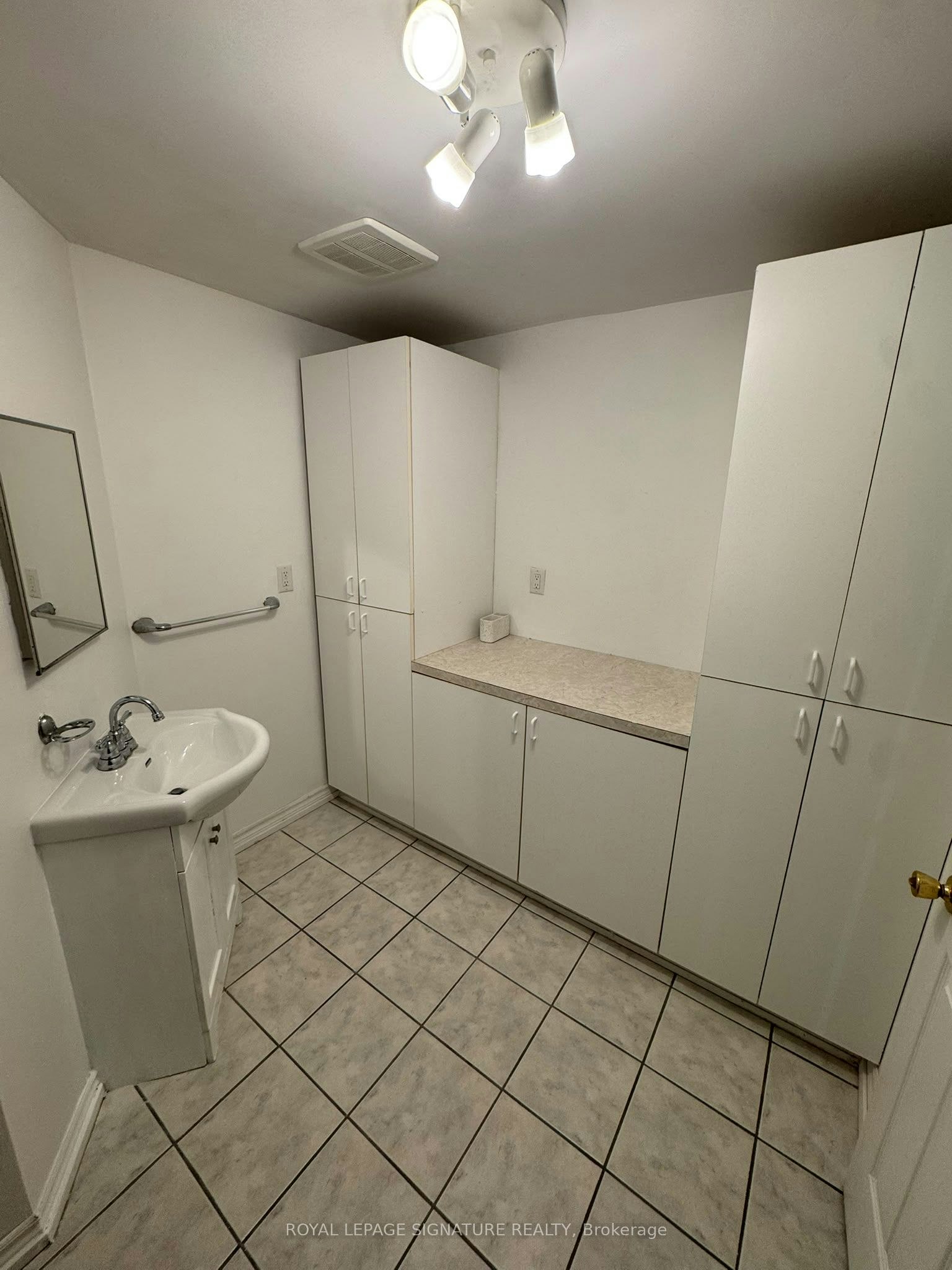 Lower-1107 Beaver Valley Crescent, Oshawa, ON, L1J 8N4 - 2