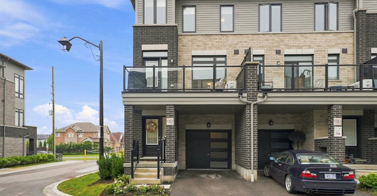 52 Emmas Way, Whitby, ON, L1R 0S7
