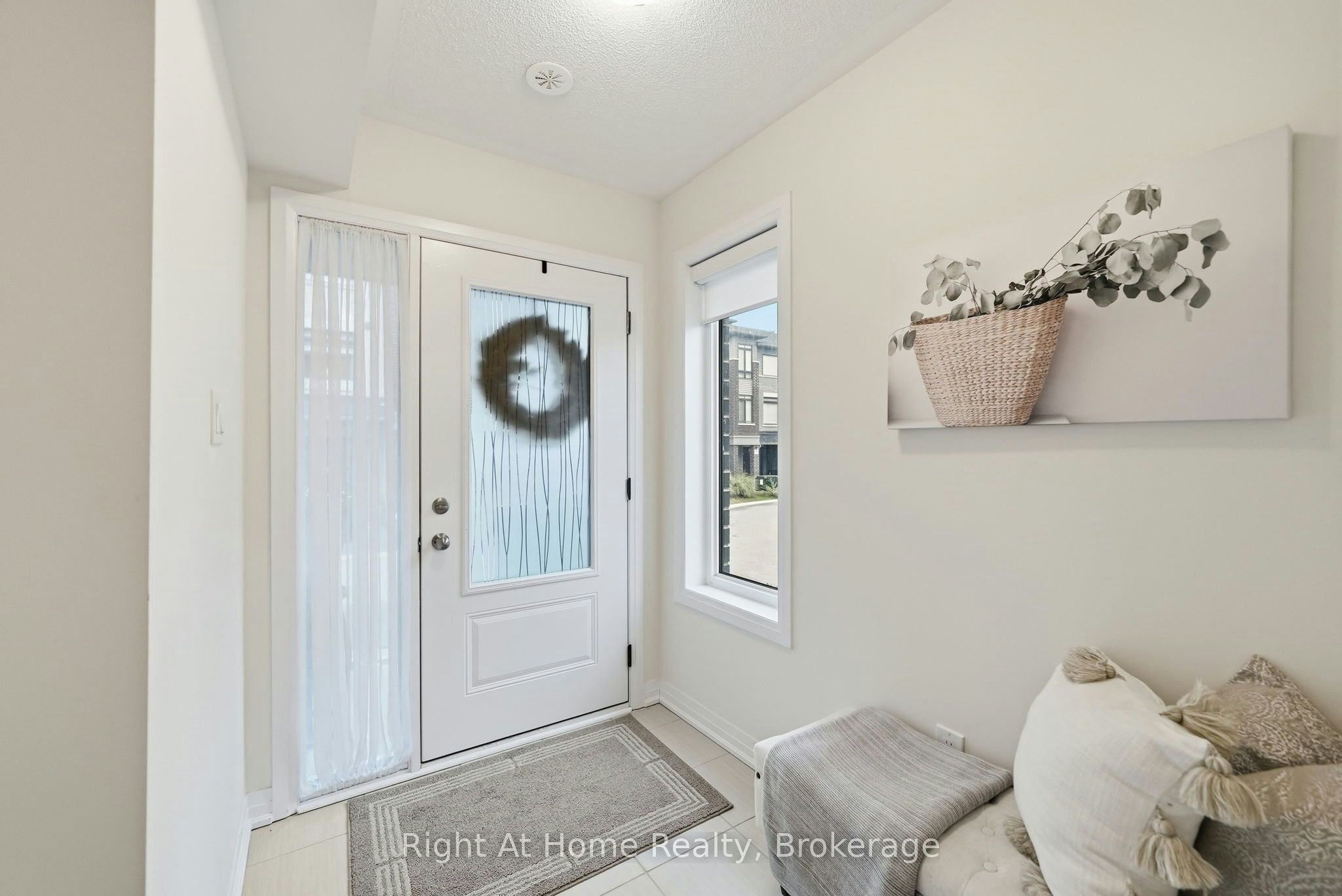52 Emmas Way, Whitby, ON, L1R 0S7 - 2