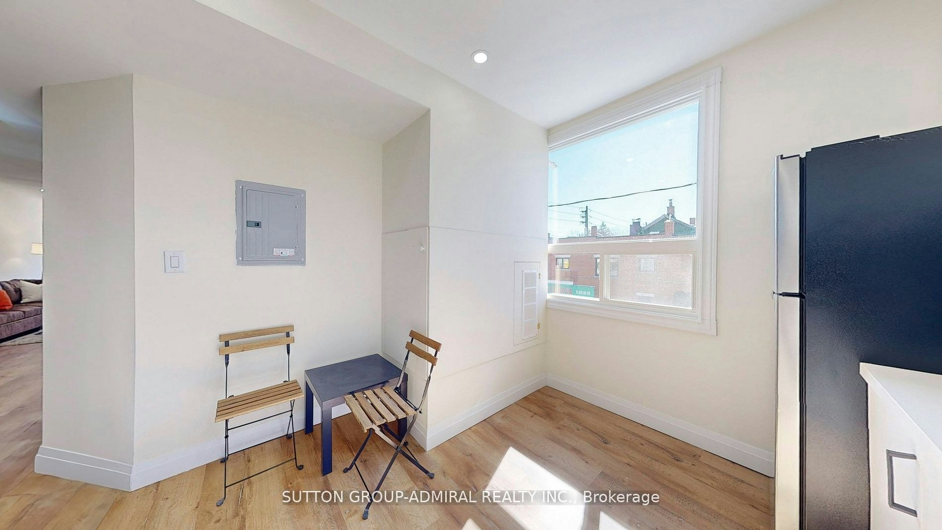 Upper 1-1930 Queen Street E, Toronto, ON, M4L 1H6 - 16