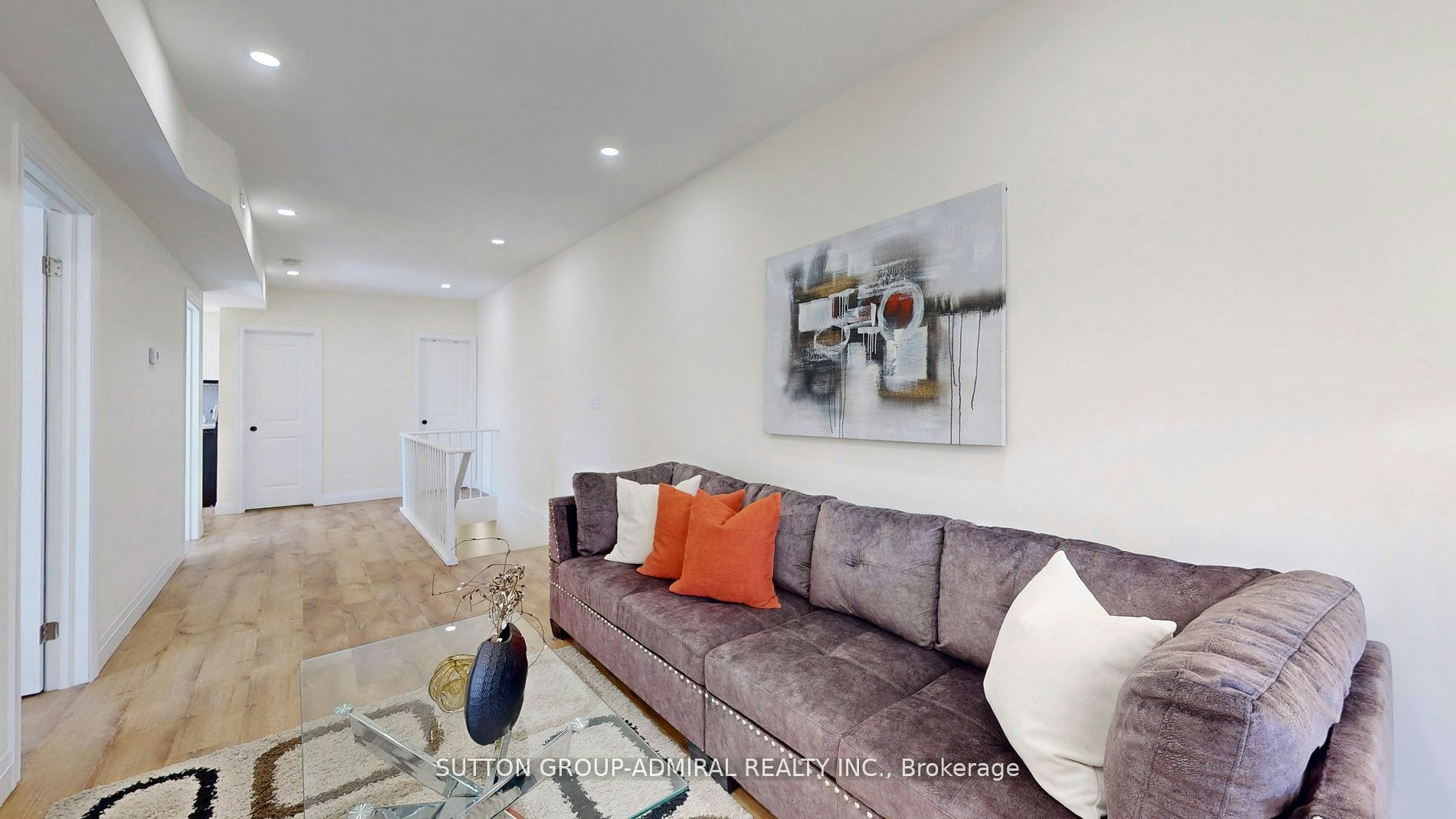 Upper 1-1930 Queen Street E, Toronto, ON, M4L 1H6 - 8