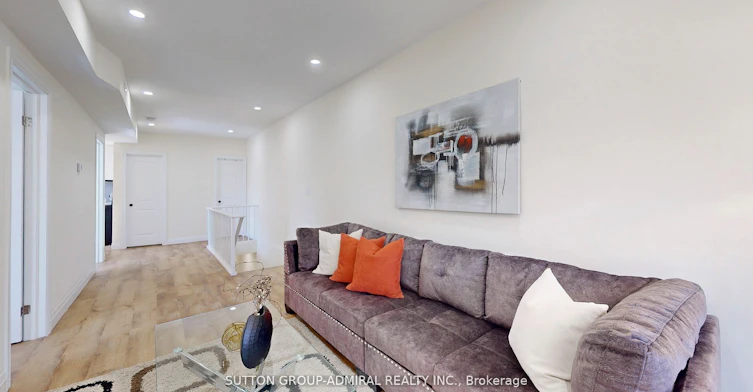 Upper 1-1930 Queen Street E, Toronto, ON, M4L 1H6 - 8
