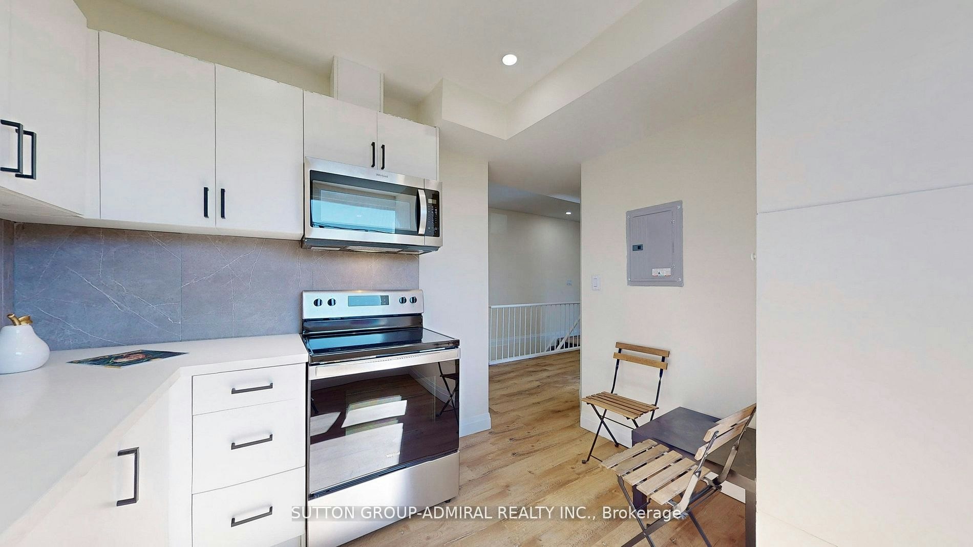 Upper 1-1930 Queen Street E, Toronto, ON, M4L 1H6 - 15