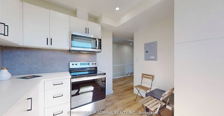 Upper 1-1930 Queen Street E, Toronto, ON, M4L 1H6 - 15