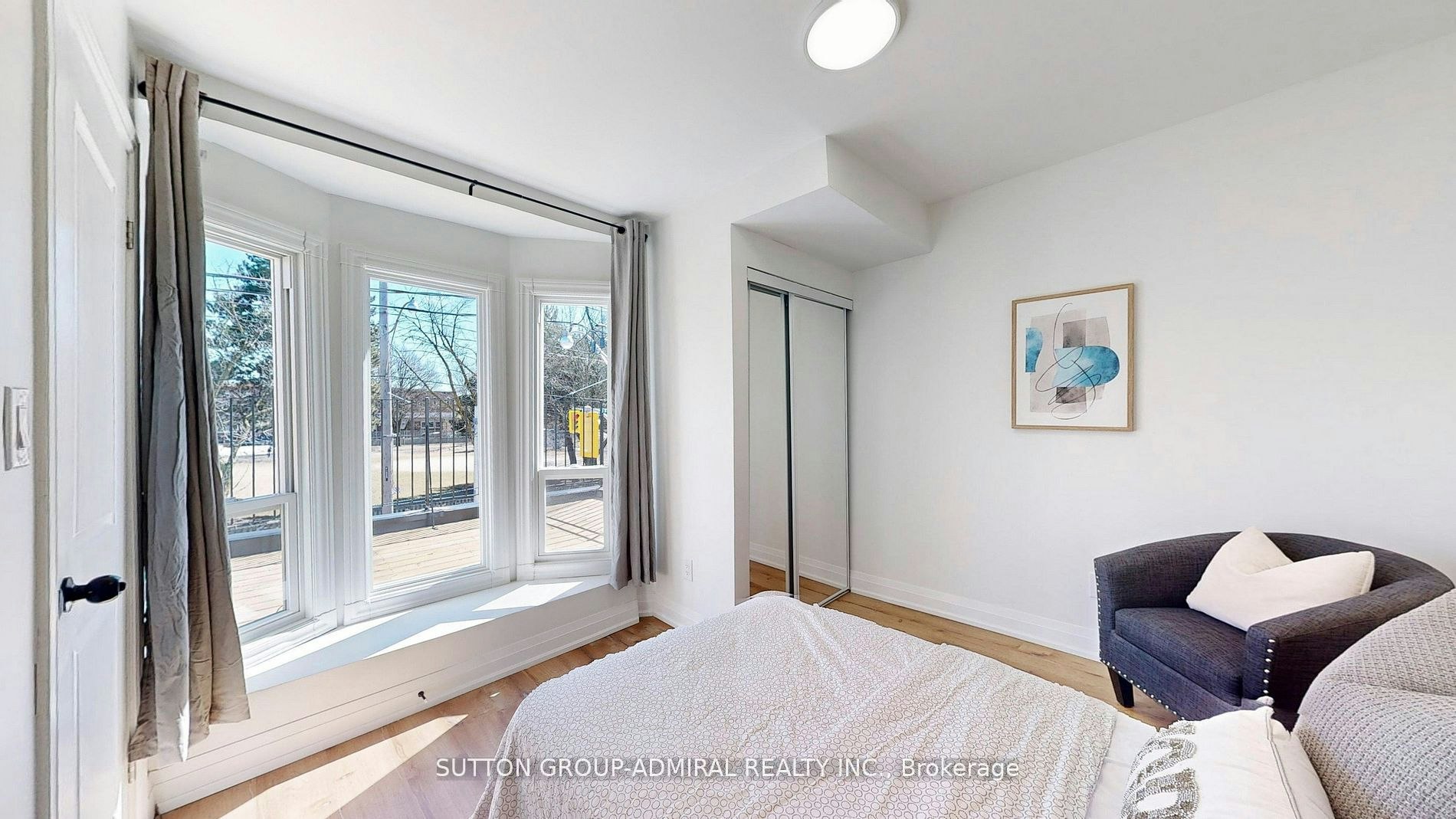 Upper 1-1930 Queen Street E, Toronto, ON, M4L 1H6 - 25