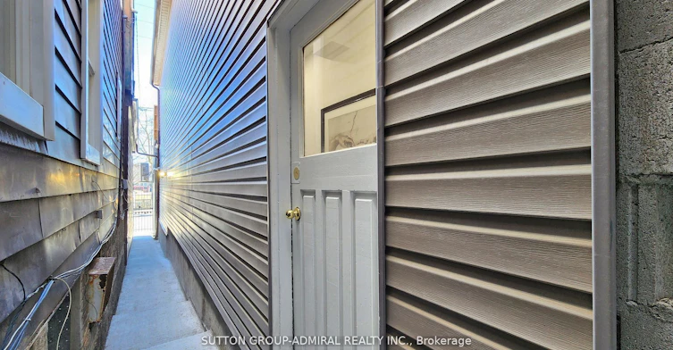 Upper 1-1930 Queen Street E, Toronto, ON, M4L 1H6 - 2