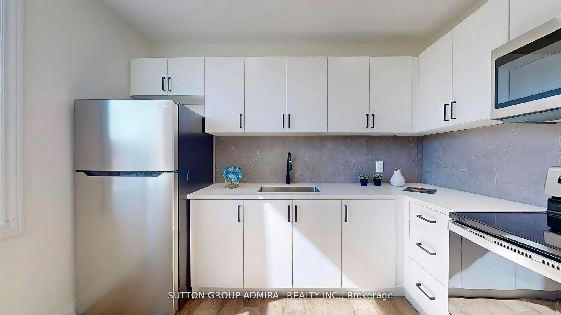 Upper 1-1930 Queen Street E, Toronto, ON, M4L 1H6 - 13