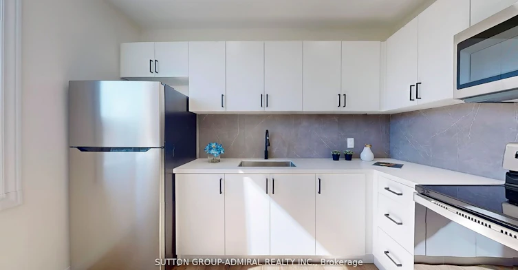 Upper 1-1930 Queen Street E, Toronto, ON, M4L 1H6 - 13