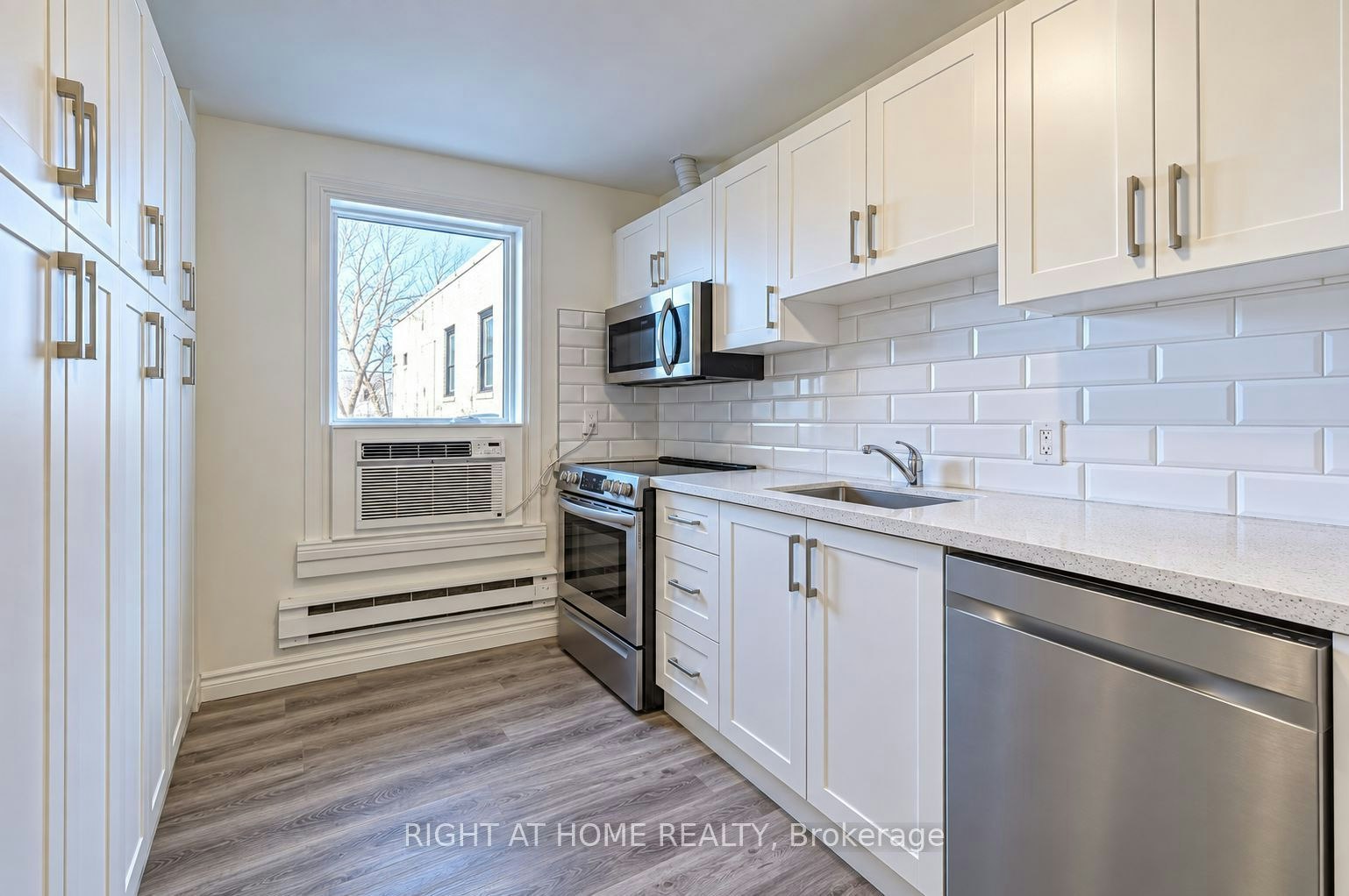 Upper-843 Danforth Avenue, Toronto, ON, M4J 1L2 - 13