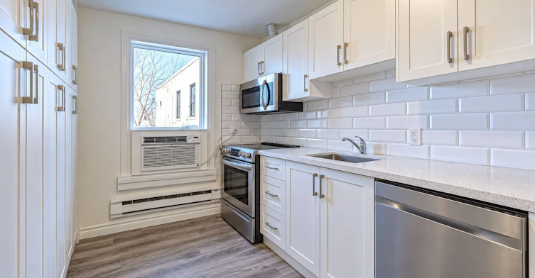 Upper-843 Danforth Avenue, Toronto, ON, M4J 1L2 - 13