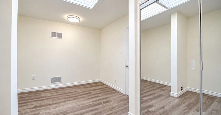 Upper-843 Danforth Avenue, Toronto, ON, M4J 1L2 - 15