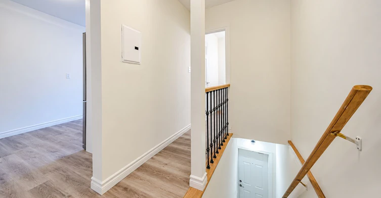 Upper-843 Danforth Avenue, Toronto, ON, M4J 1L2 - 25