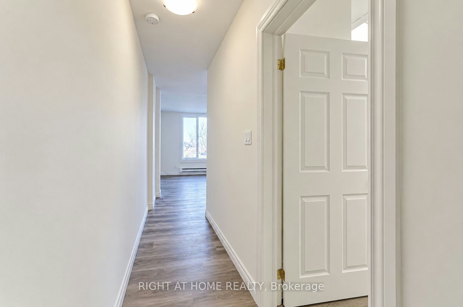 Upper-843 Danforth Avenue, Toronto, ON, M4J 1L2 - 23