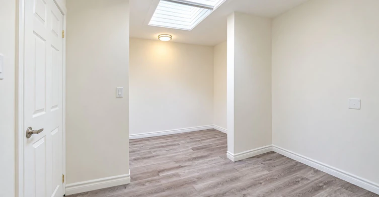 Upper-843 Danforth Avenue, Toronto, ON, M4J 1L2 - 19