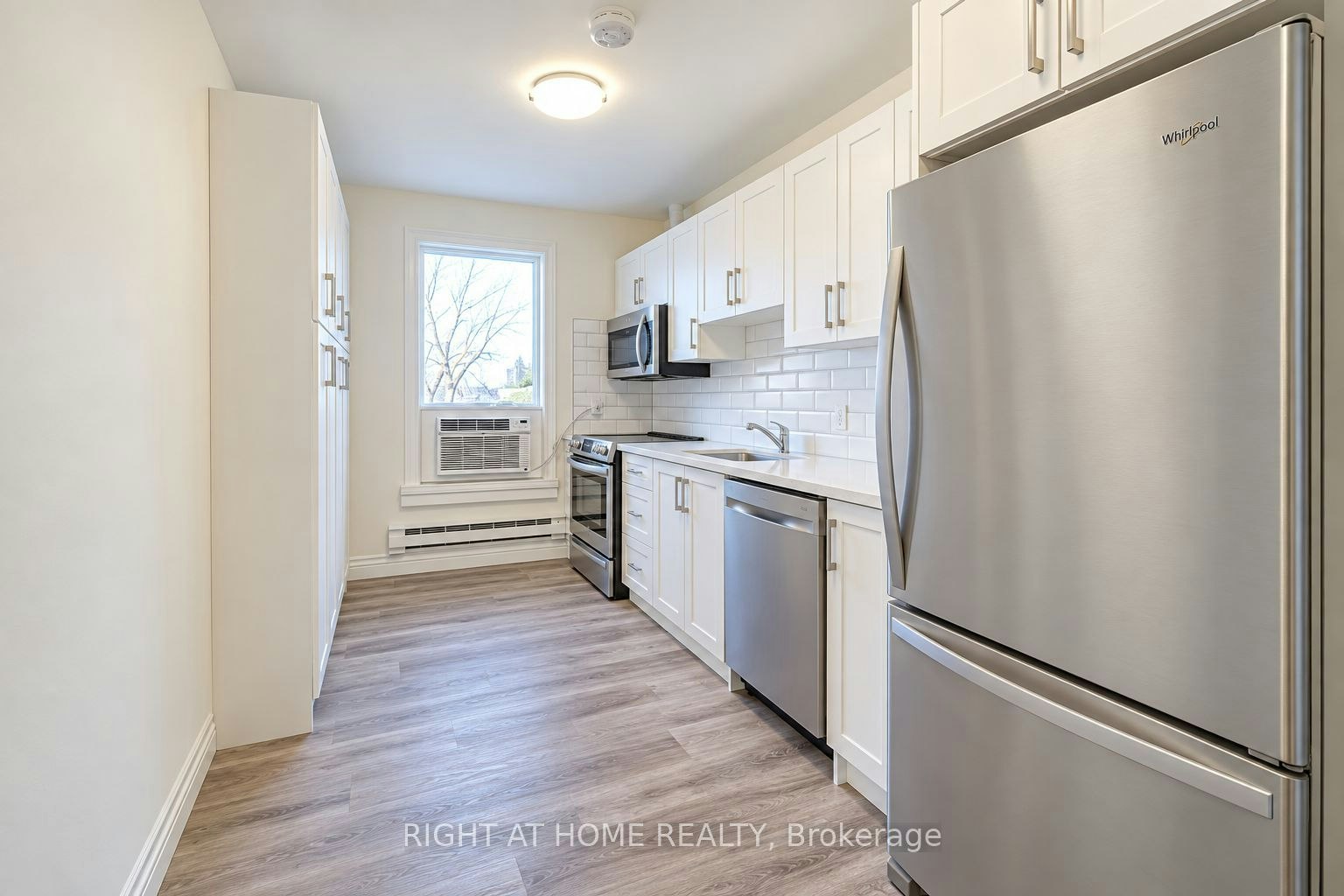 Upper-843 Danforth Avenue, Toronto, ON, M4J 1L2 - 14