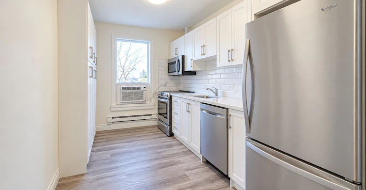 Upper-843 Danforth Avenue, Toronto, ON, M4J 1L2 - 14