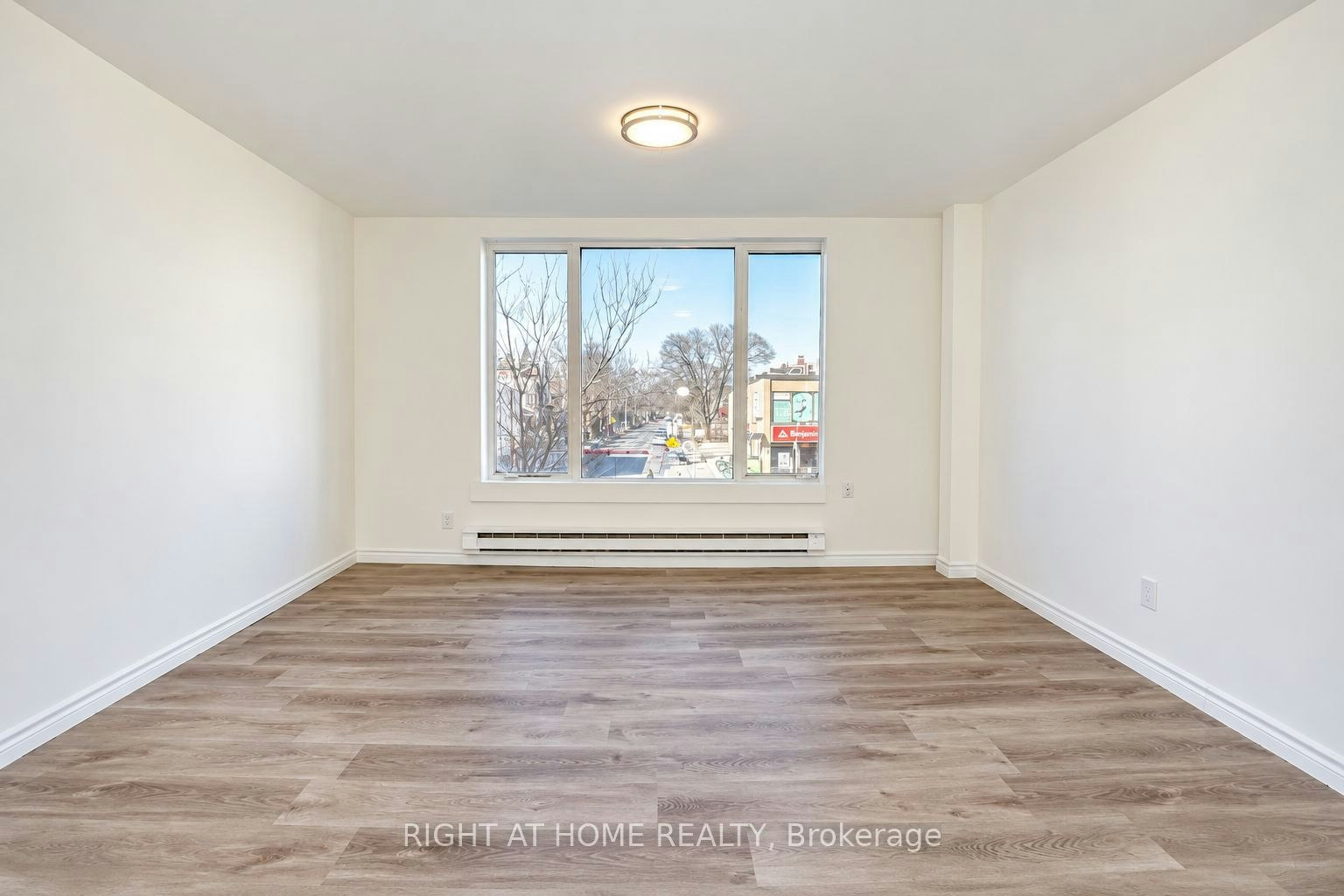 Upper-843 Danforth Avenue, Toronto, ON, M4J 1L2 - 3