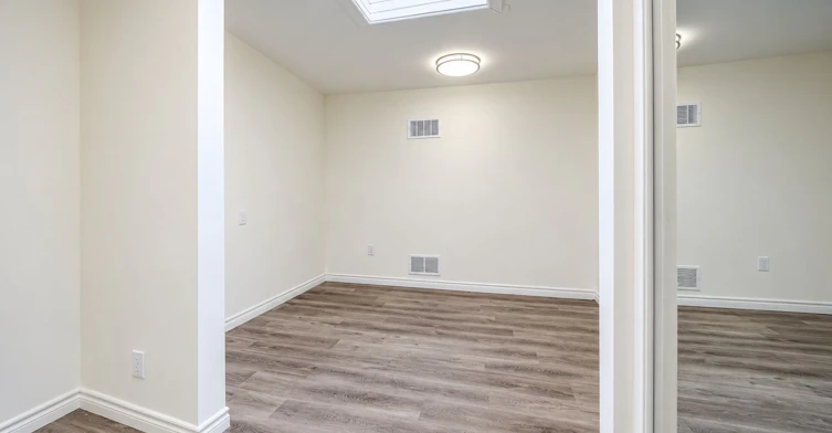 Upper-843 Danforth Avenue, Toronto, ON, M4J 1L2 - 17