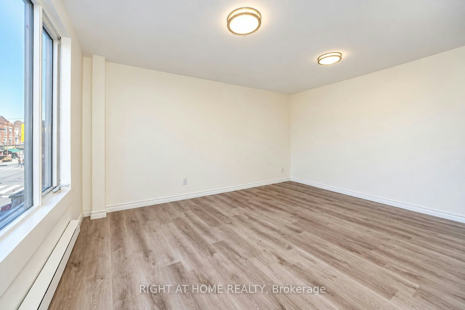 Upper-843 Danforth Avenue, Toronto, ON, M4J 1L2 - 6