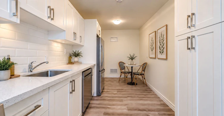 Upper-843 Danforth Avenue, Toronto, ON, M4J 1L2 - 11
