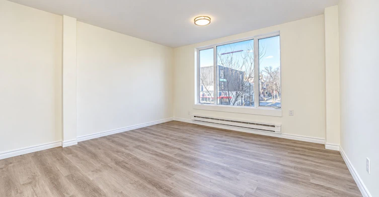 Upper-843 Danforth Avenue, Toronto, ON, M4J 1L2 - 4