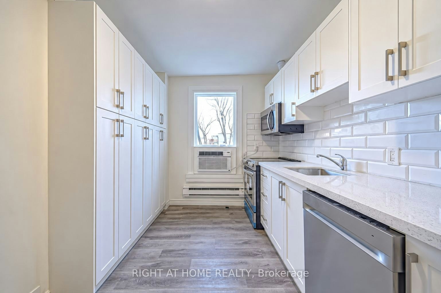 Upper-843 Danforth Avenue, Toronto, ON, M4J 1L2 - 12