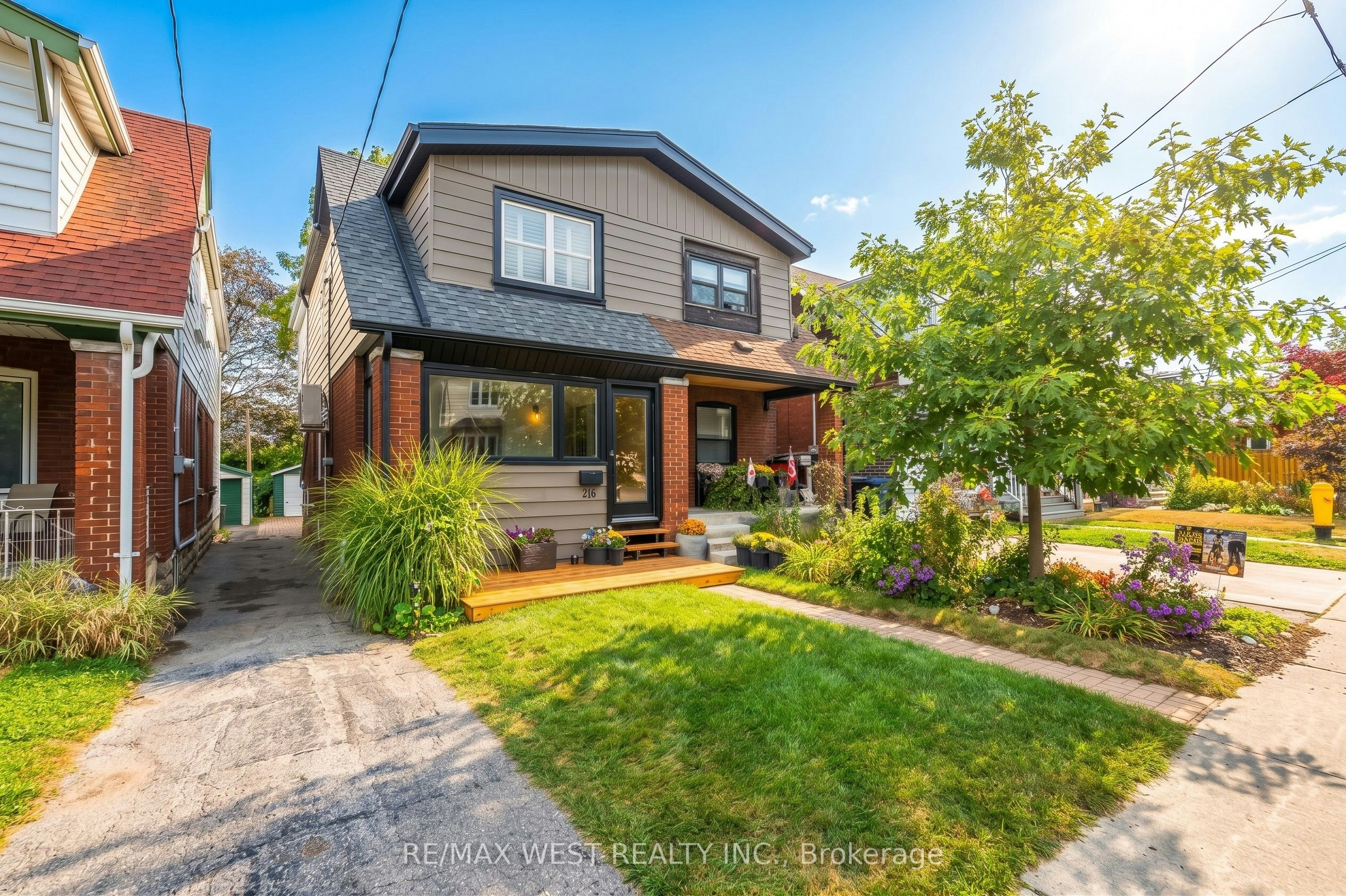 316 Monarch Park Avenue, Toronto, ON, M4J 4T1