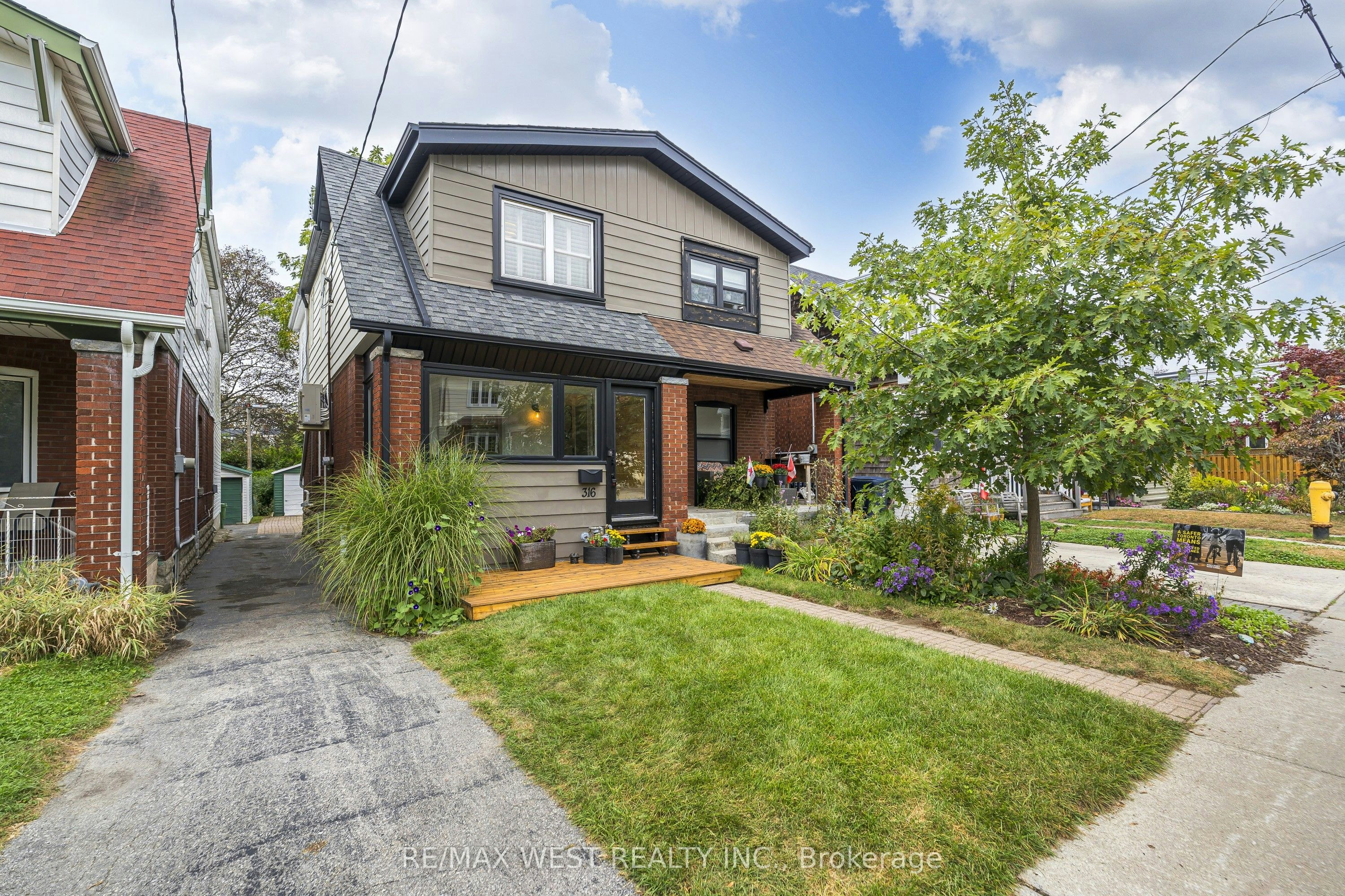 316 Monarch Park Avenue, Toronto, ON, M4J 4T1
