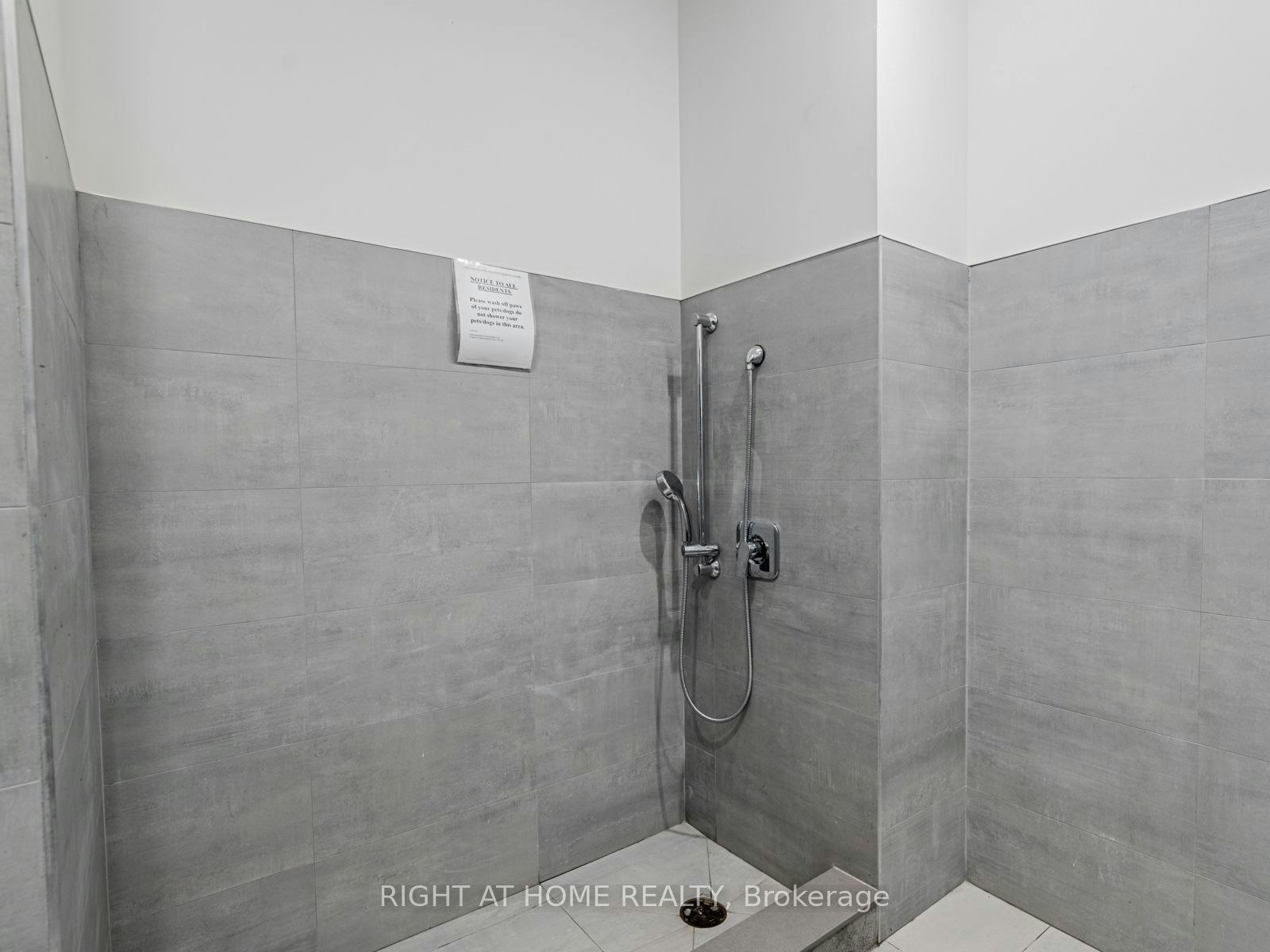 211-1630 Queen Street E, Toronto, ON, M4L 0B3 - 16