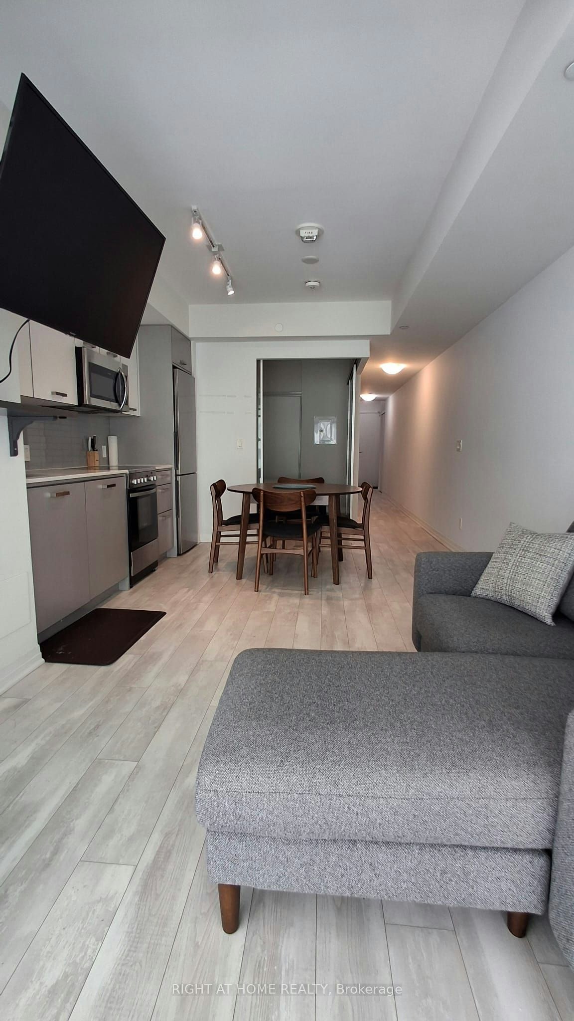 211-1630 Queen Street E, Toronto, ON, M4L 0B3 - 7
