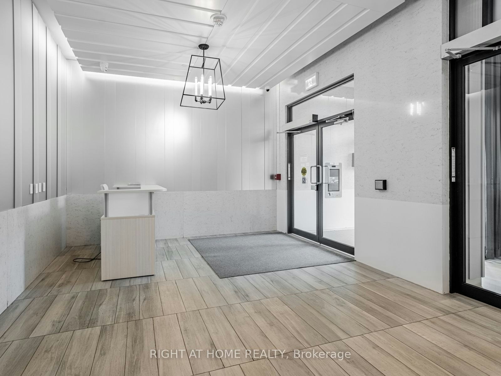211-1630 Queen Street E, Toronto, ON, M4L 0B3 - 14