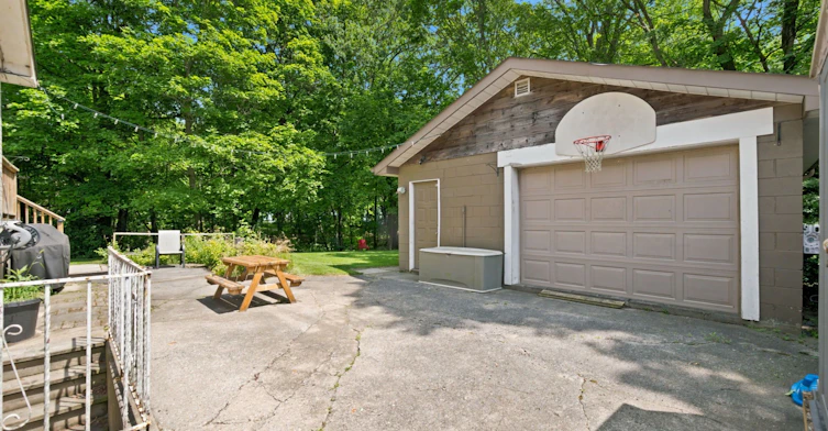 Lower-531 Rodd Avenue, Pickering, ON, L1W 2B1