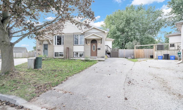 10 Fairbairn Court