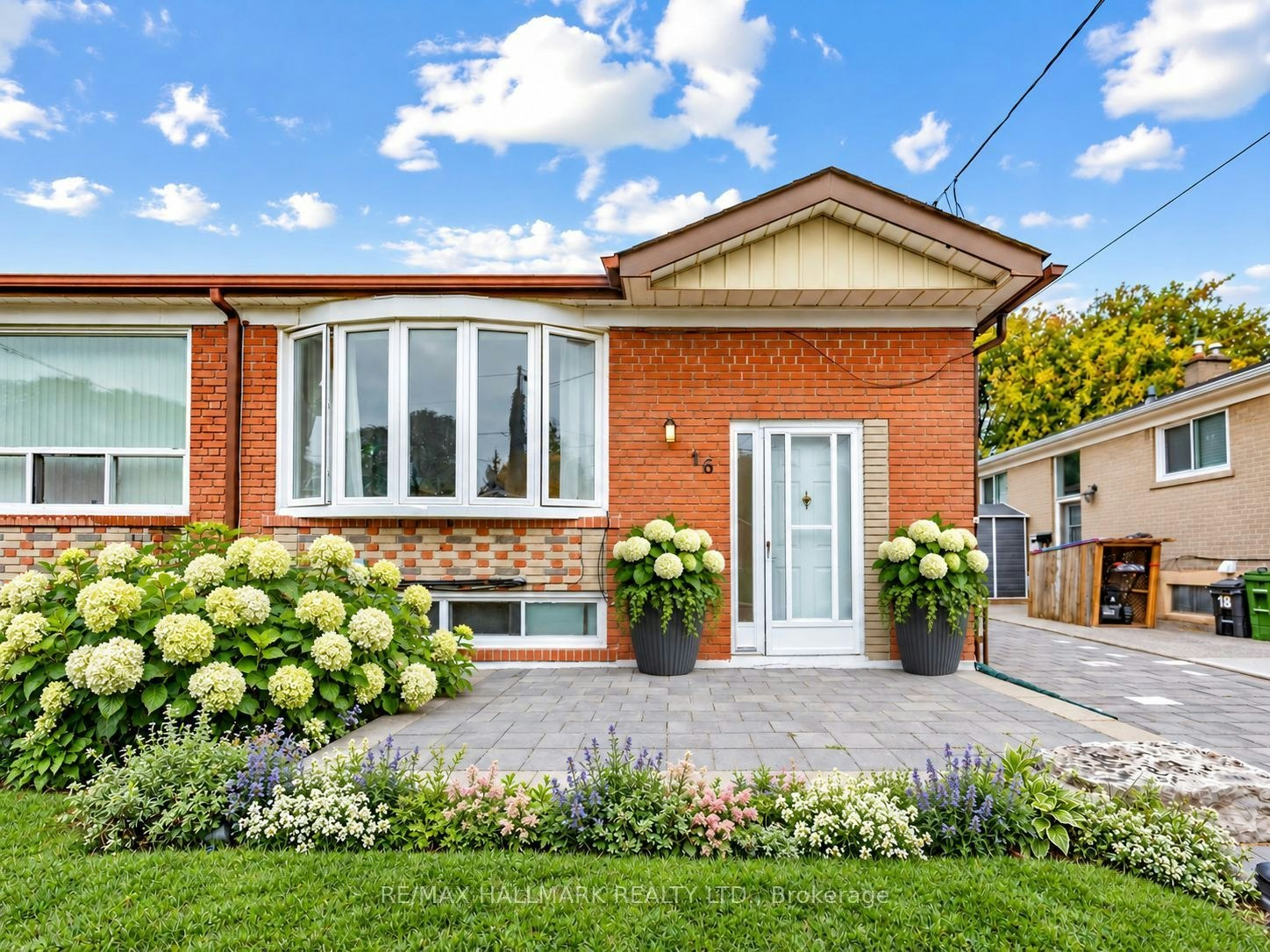 16 Avis Crescent, Toronto, ON, M4B 1B7