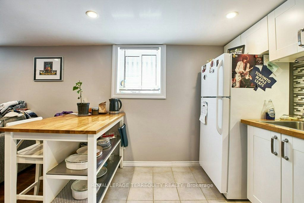 Lower-304 Palmerston Avenue, Whitby, ON, L1N 3E9 - 7