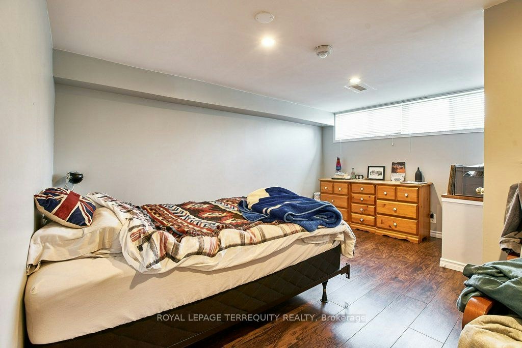 Lower-304 Palmerston Avenue, Whitby, ON, L1N 3E9 - 8