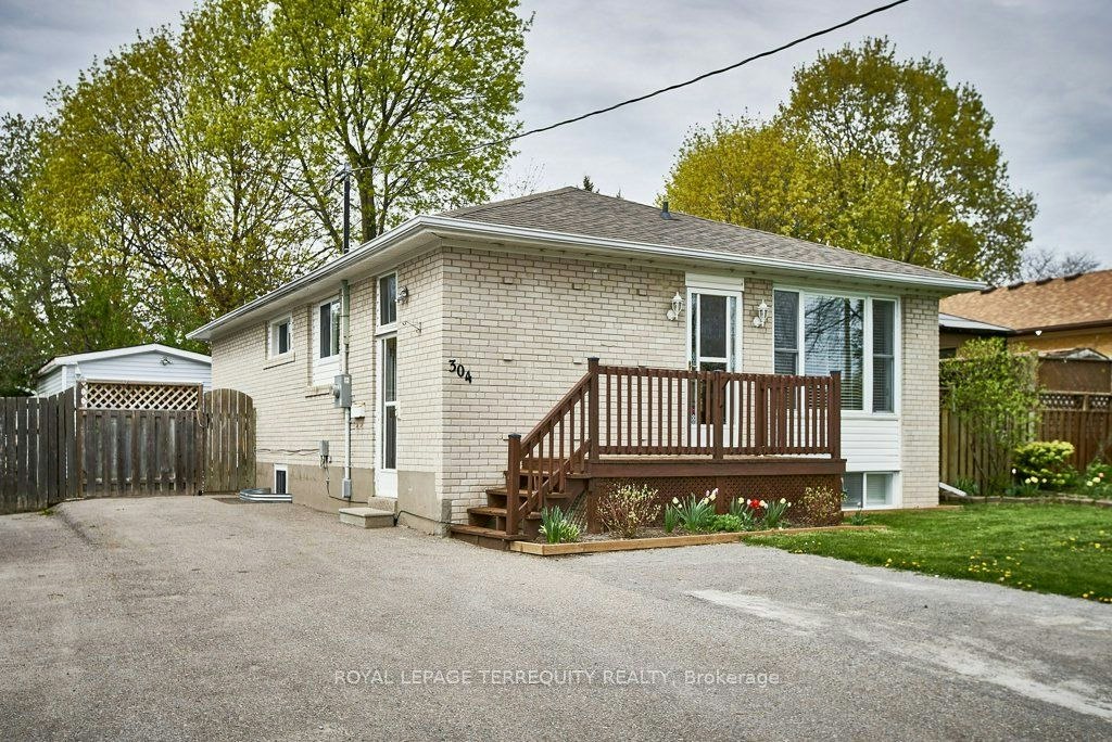 Lower-304 Palmerston Avenue, Whitby, ON, L1N 3E9